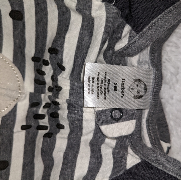 Gerber 6 pair of pj's size 3-6 months - Picture 2 of 2
